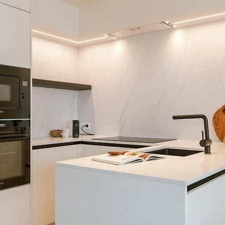 Apartment Huswell - Modern Located On The Square Of